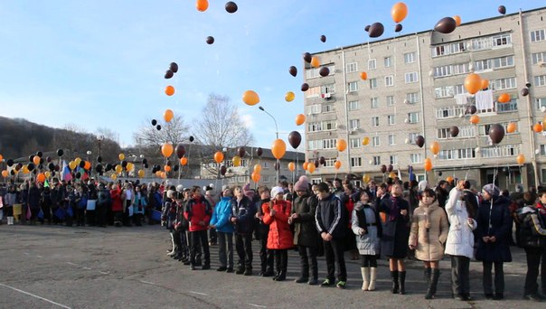 Медногорский карачаево черкесская республика. Поселок Медногорский. Медногорский КЧР. Лицей в посёлке медногорсий.